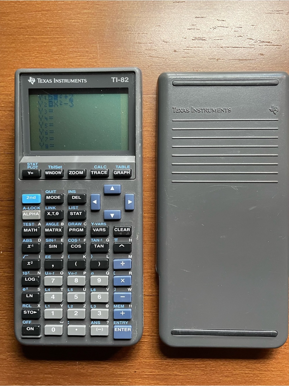 Texas Instrument TI-82 Graphing Calculator with Cover, Tested Working
